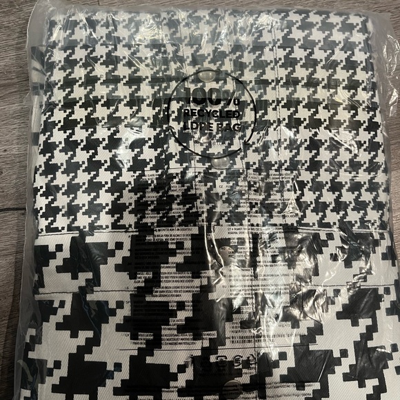 Sold Out Adidas/Ivy Park black and white jumpsuit. Size Small - Picture 4 of 8